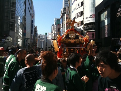 hyakkenn mikoshi
